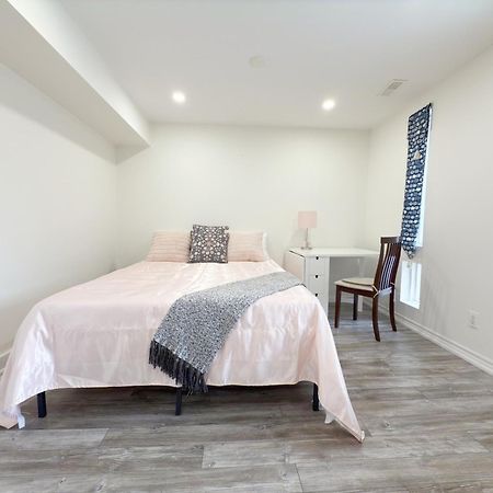 Cozy Room With Private Bath Near Don Mills Subway Торонто Экстерьер фото