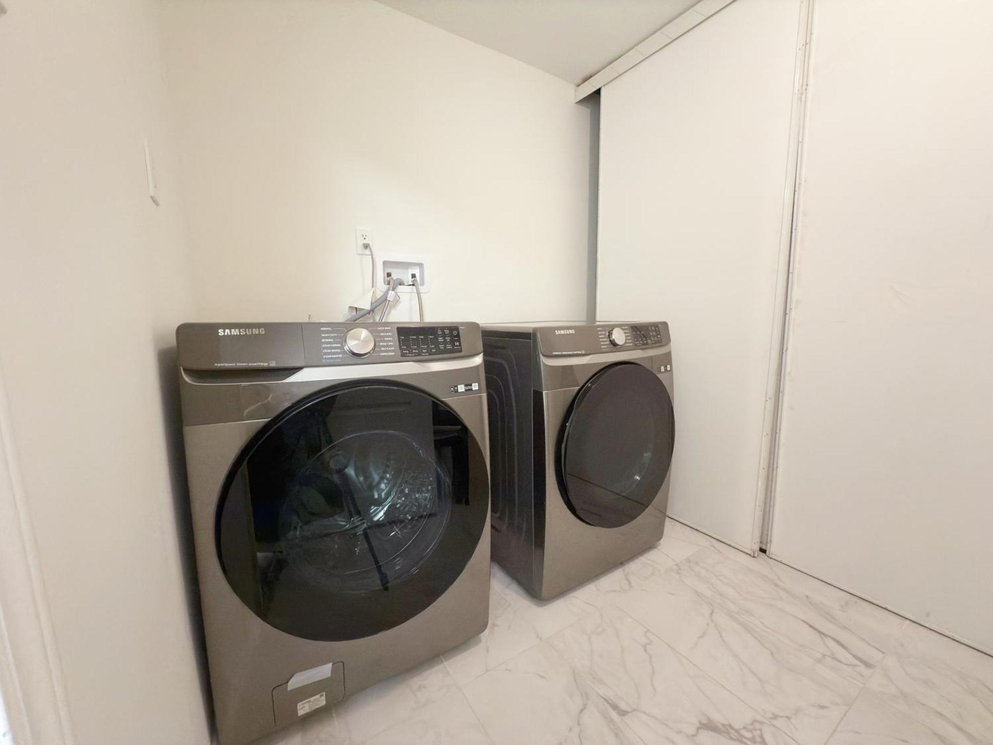 Cozy Room With Private Bath Near Don Mills Subway Торонто Экстерьер фото