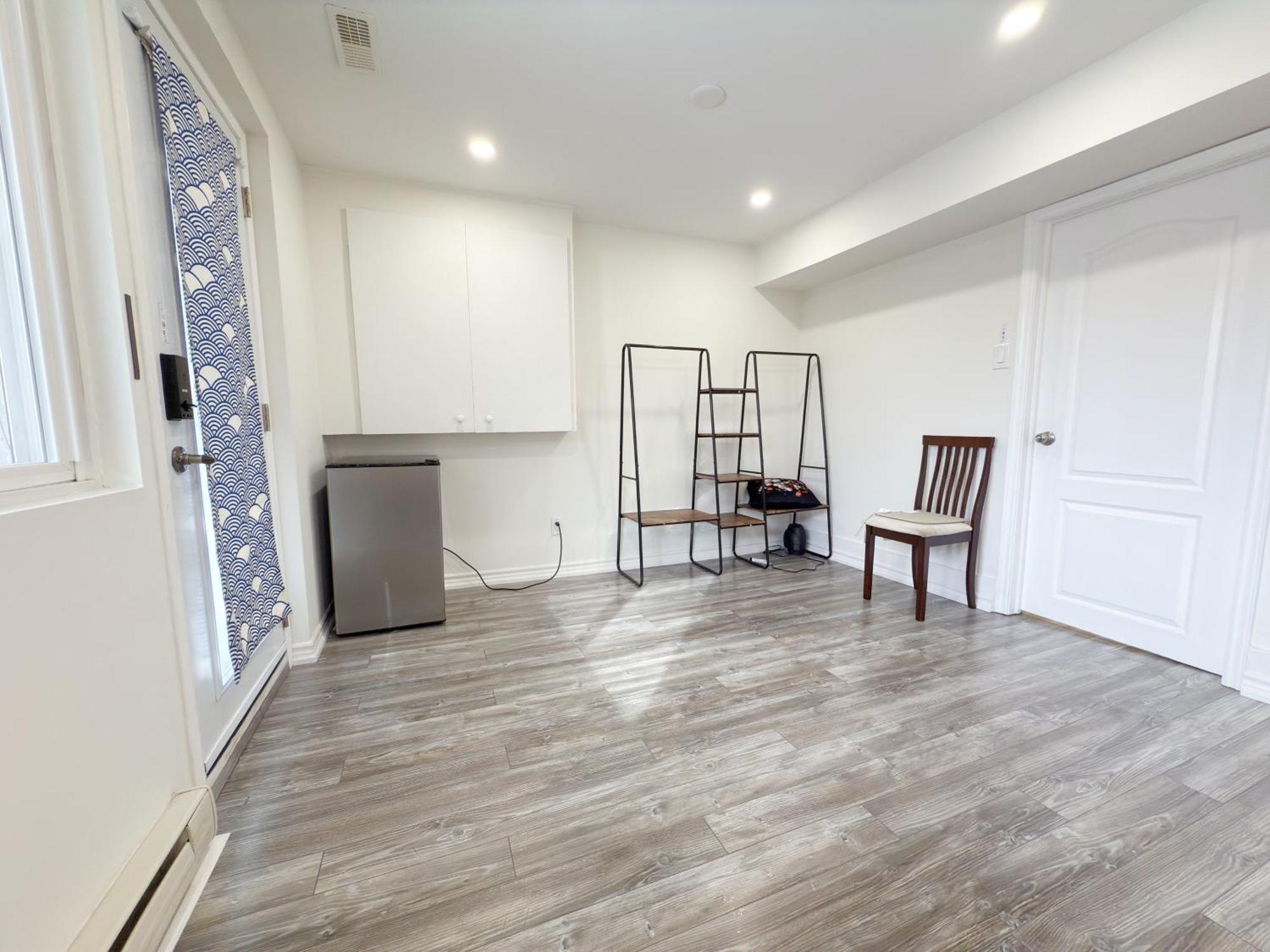 Cozy Room With Private Bath Near Don Mills Subway Торонто Экстерьер фото